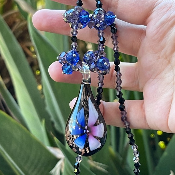 Vintage Jewelry - Murano glass style floral pendant necklace